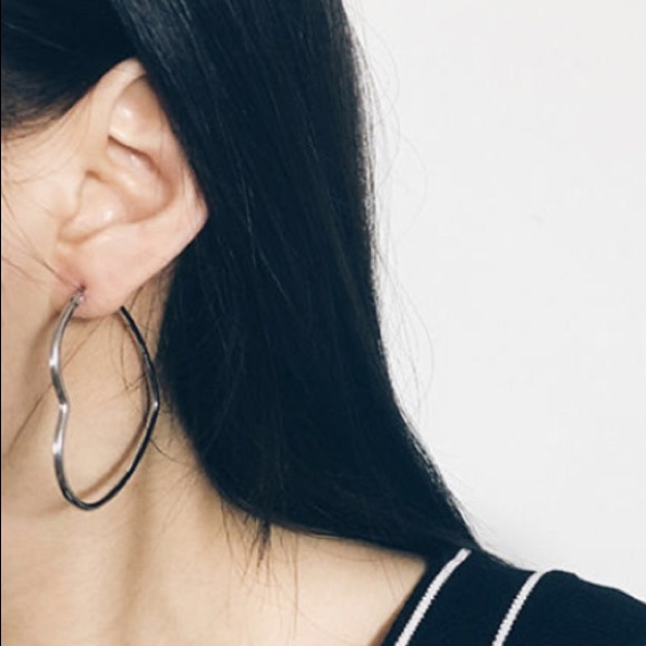 Heart hoop earrings - Picture 6 of 6